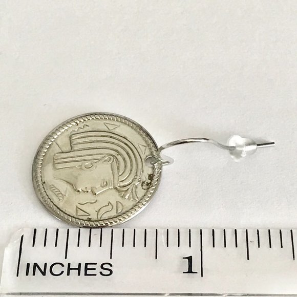 Vintage Egyptian Coin Charm Earrings Silver Plated Dangle Egypt Lady Queen - Picture 9 of 9